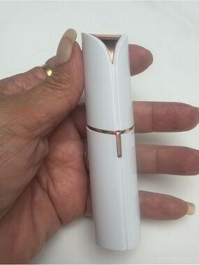 Ms. Electric Face Shaver Lipstick Hair Removal Gold Plated Hair Picker White USB